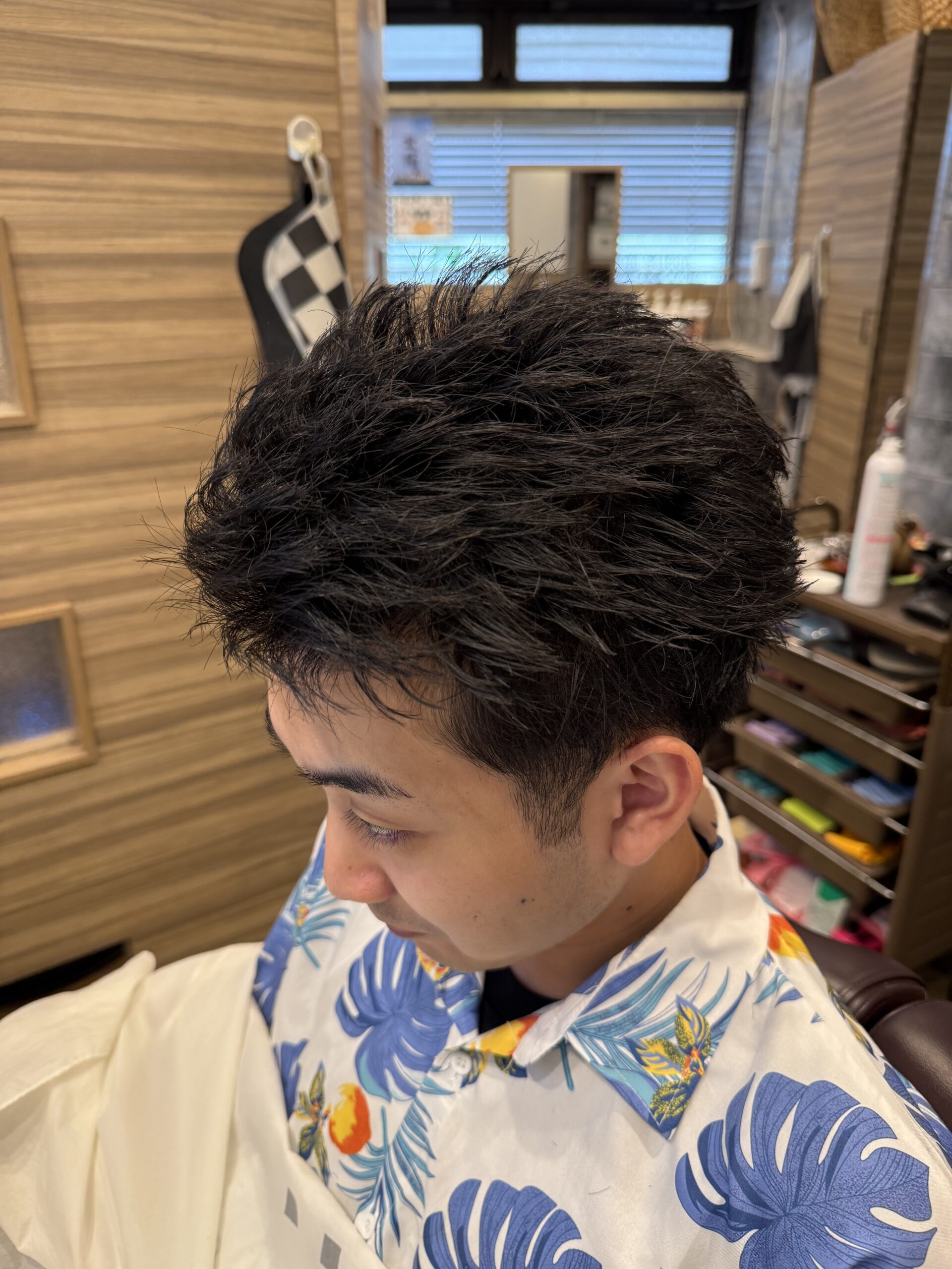 メンズスパイキーフェザーバック刈り上げツーブロック