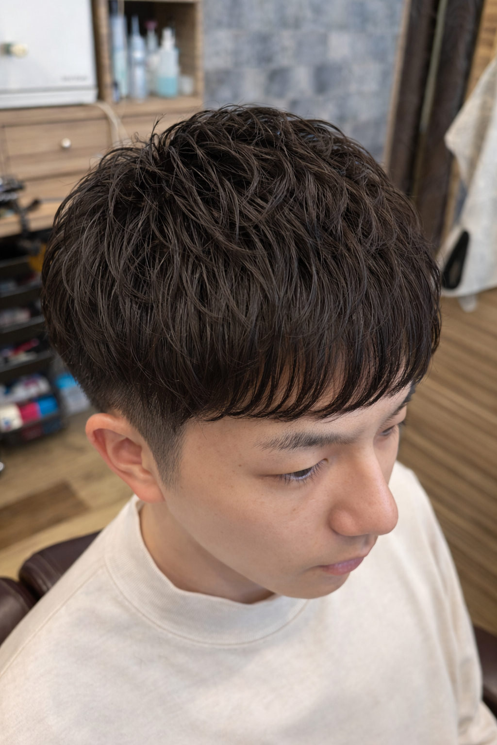 ナチュラルソフトパーマツーブロック刈り上げマッシュ