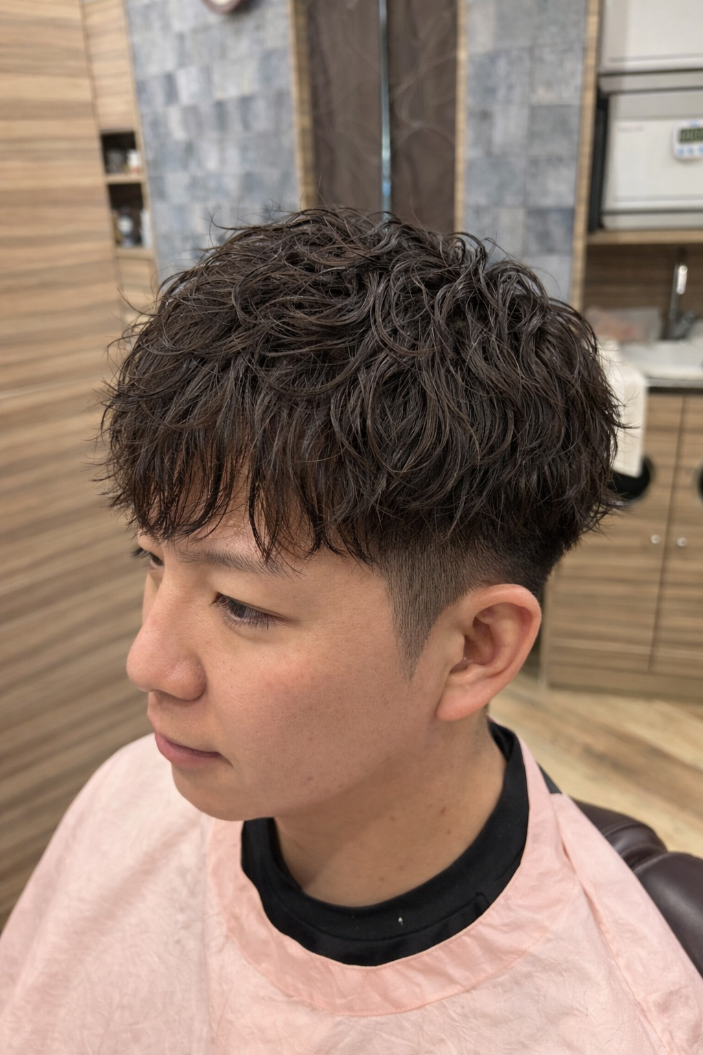 ソフトツイストスパイラルマッシュツーブロック刈り上げ