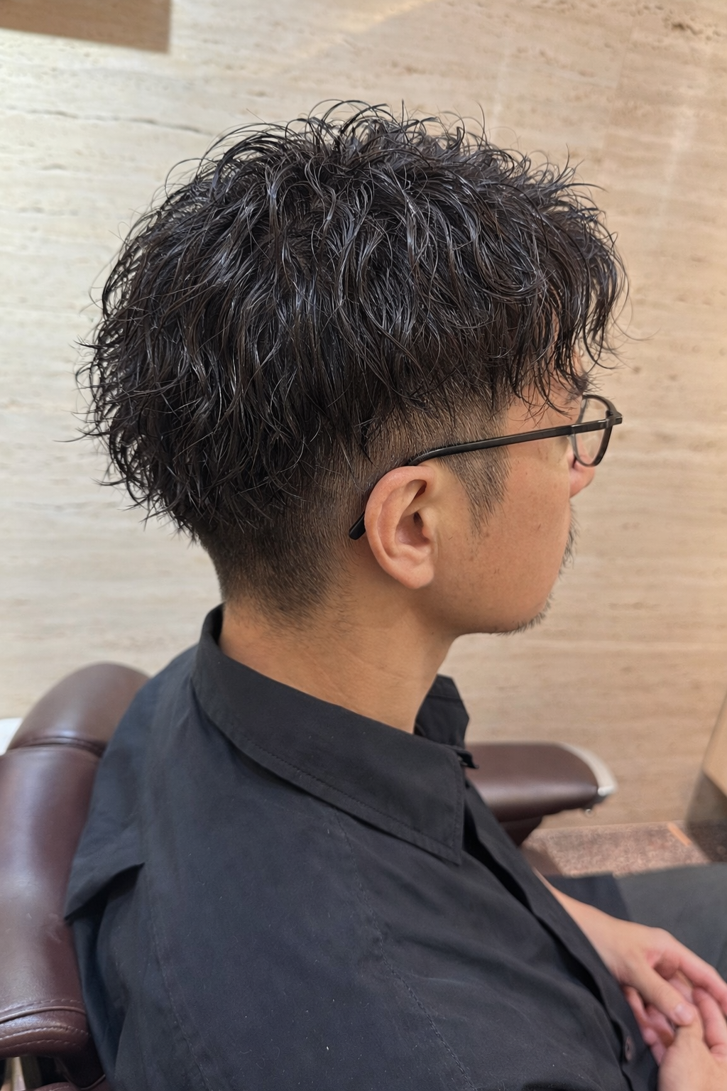 ツイストスパイラルツーブロック刈り上げ白髪